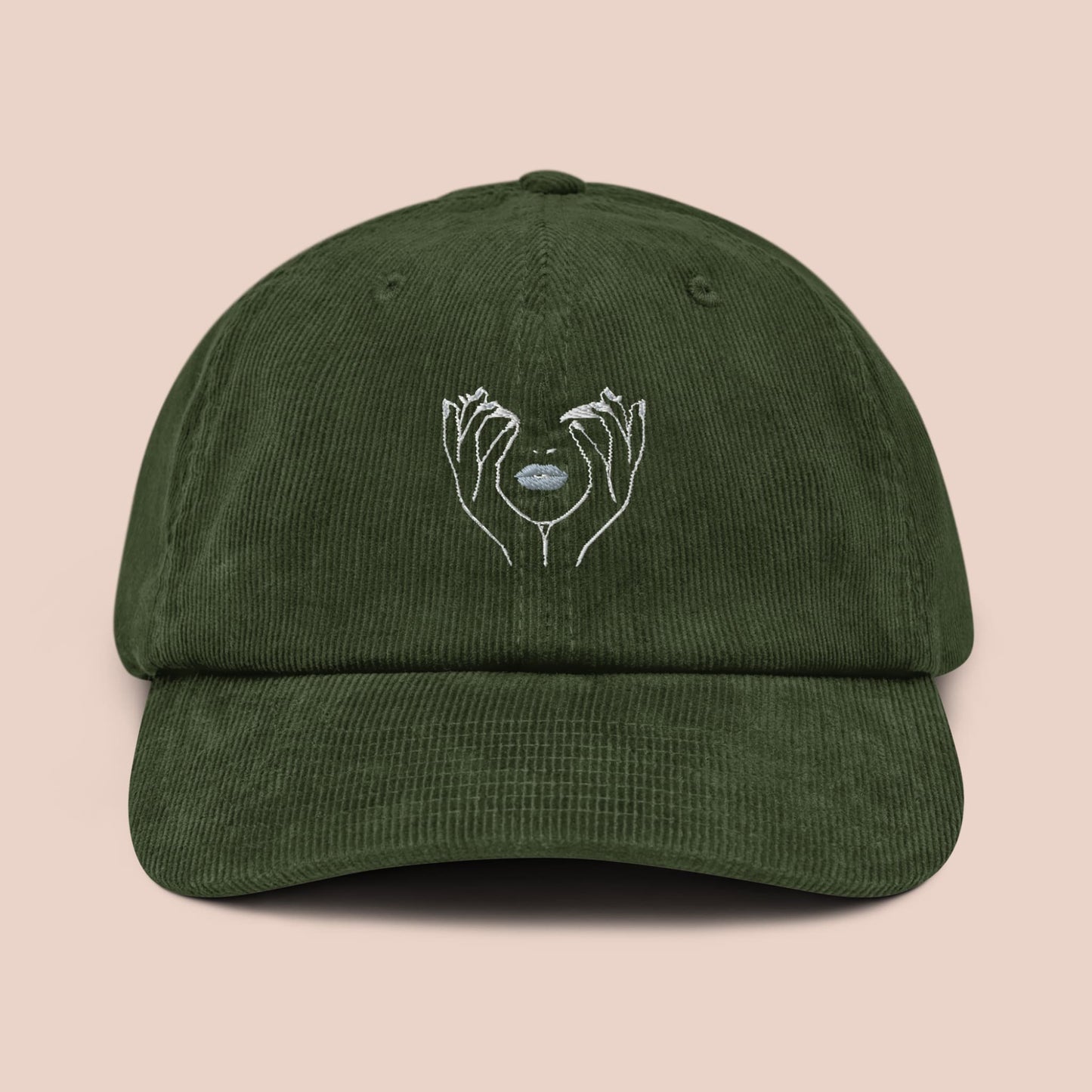 Casquette verte en velours côtelé avec broderie fine de mains et lèvres - Artic60