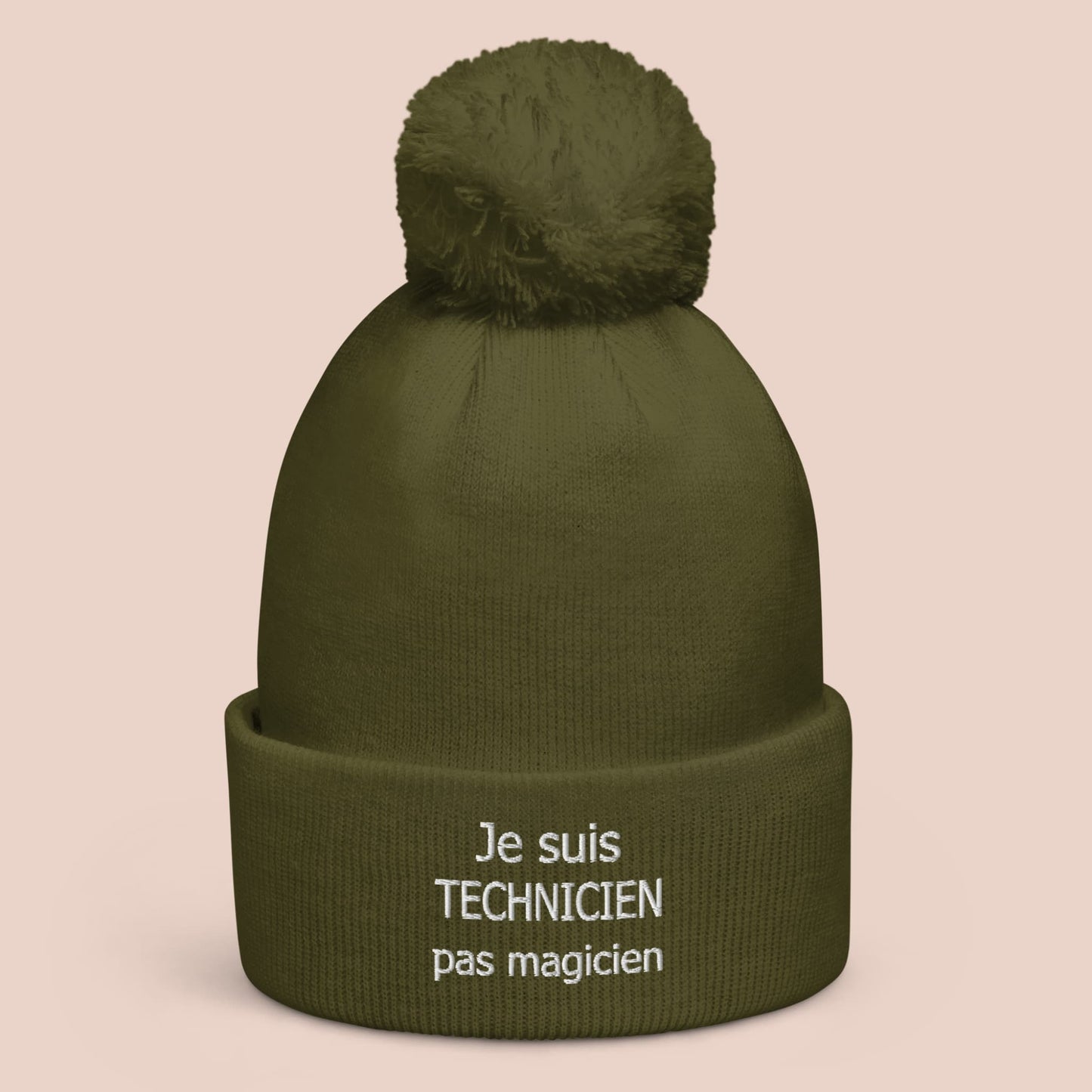 Tuque verte à pompon avec texte brodé Je suis technicien pas magicien - Artic60