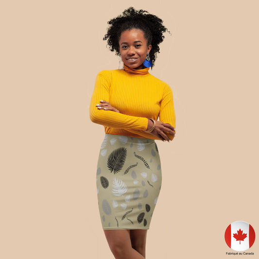 Femme souriante en jupe moulante tropicale à feuilles - fond uni - Artic60