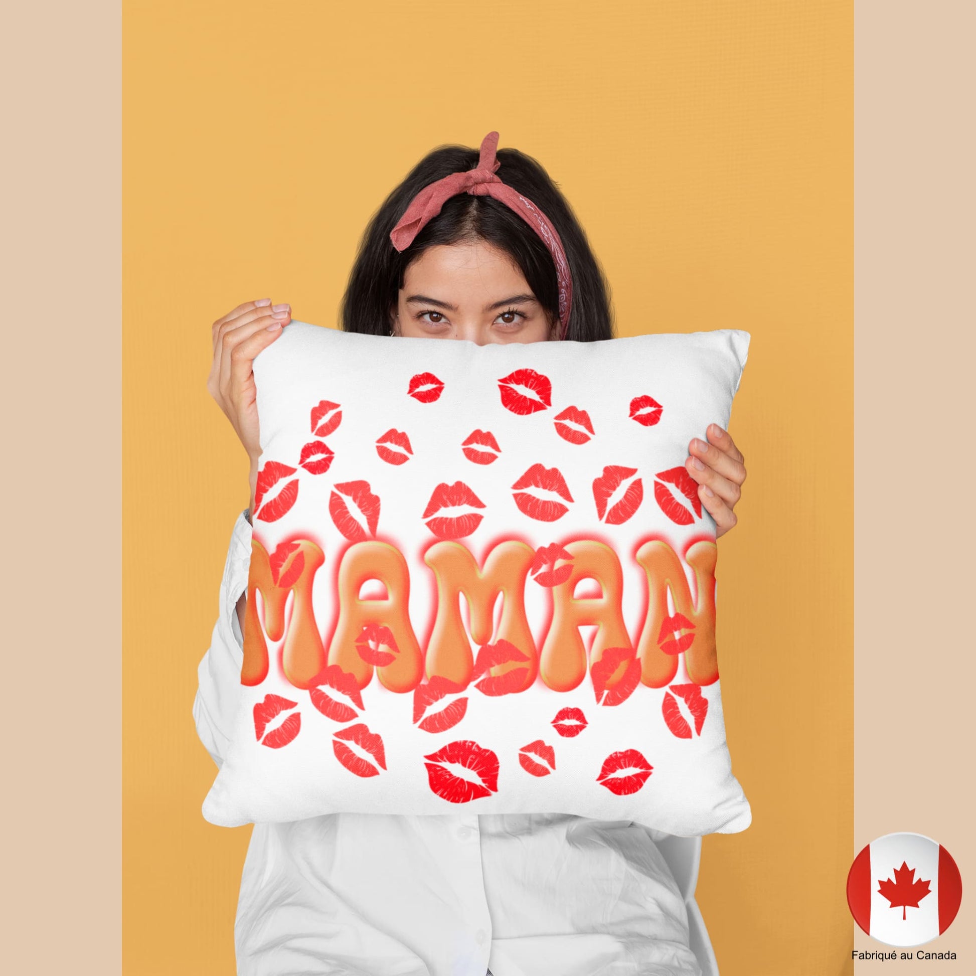Modèle de la housse de coussin MAMAN avec baisers rouges - Artic60